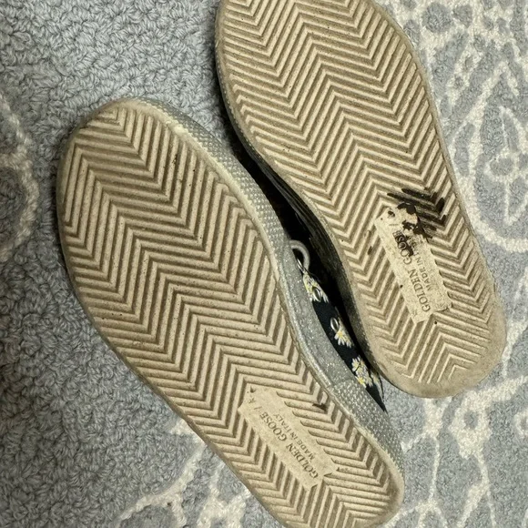 Pre-Loved girls golden goose deluxe brand sneakers for sale! - Picture 5 of 5